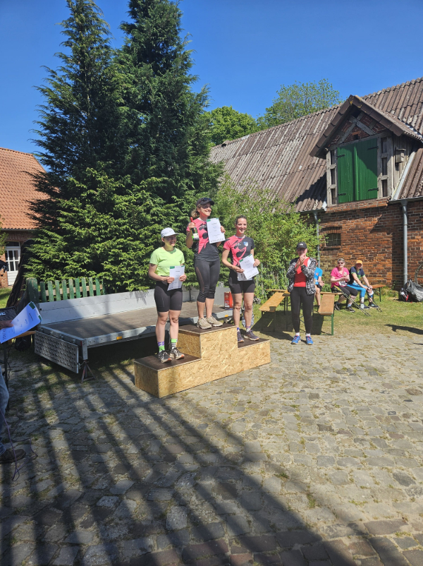 Podium Lisa Alena min